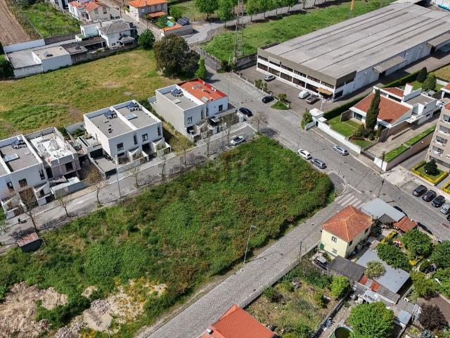 Terreno, Águas Santas