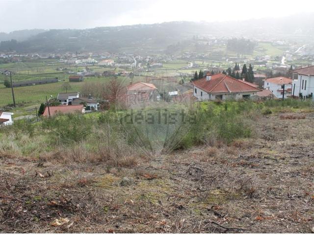 Terreno, Airães