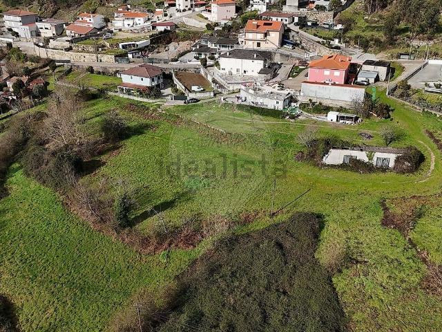 Terreno, Banho e Carvalhosa