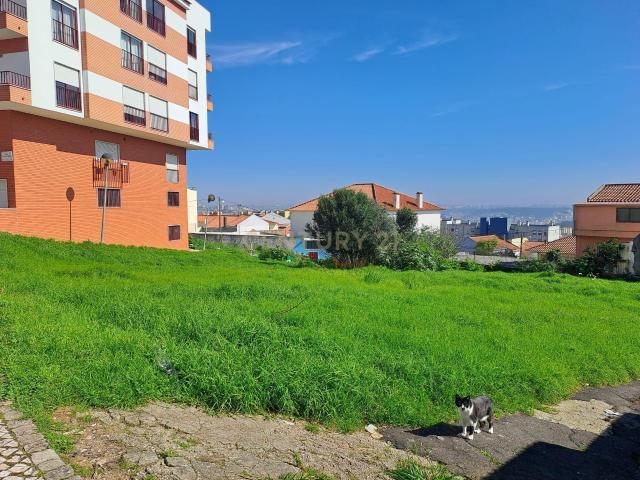 Terreno c/ 210m2 para construção de moradia | Amadora