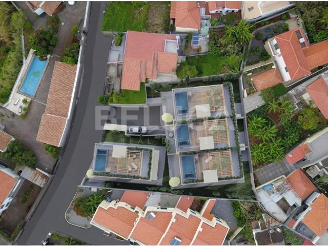 TERRENO C/ PROJECTO APROVADO PARA 4 MORADIAS | ACHADA FUNCHAL