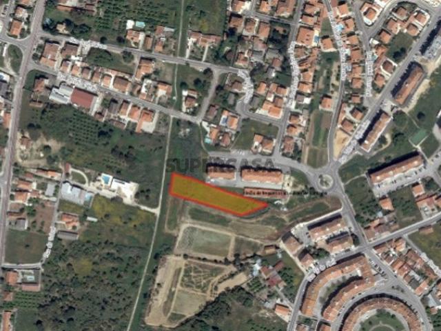 Terreno c/ viabilidade construtiva * Santarém