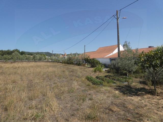 Terreno, Casais e Alviobeira