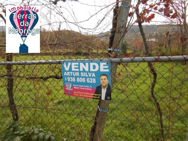Terreno com 4500 m2 Viabilidade de Construção