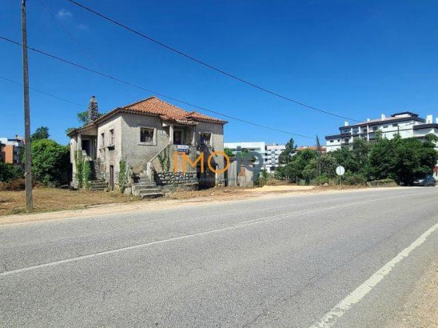 Terreno com 4500m2 situado a 100m da Rotunda Norte, Fátima | 26083586340