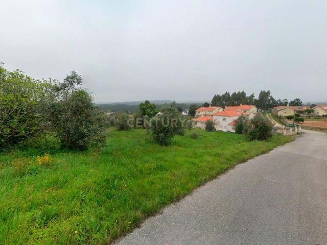 Terreno com 640 m2 Leiria
