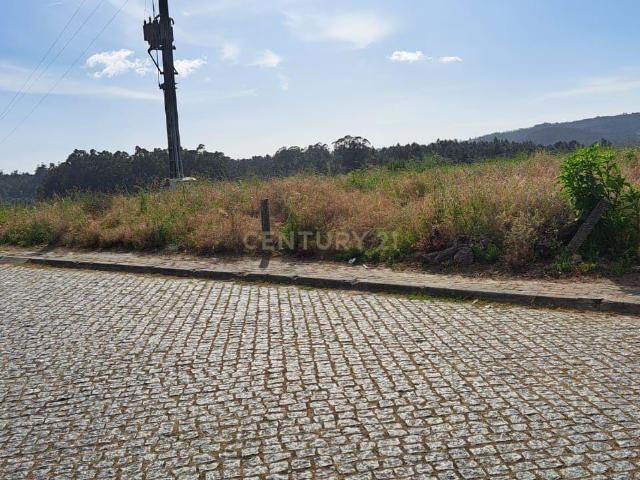 Terreno com 652m² à venda em Chorente Barcelos