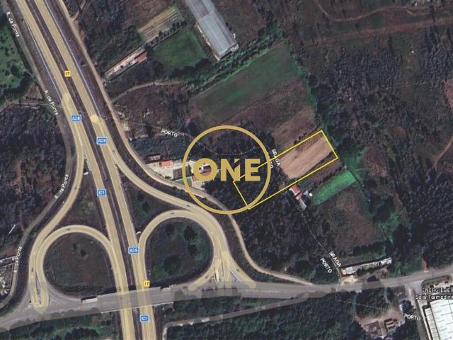 Terreno com 6.160 m²