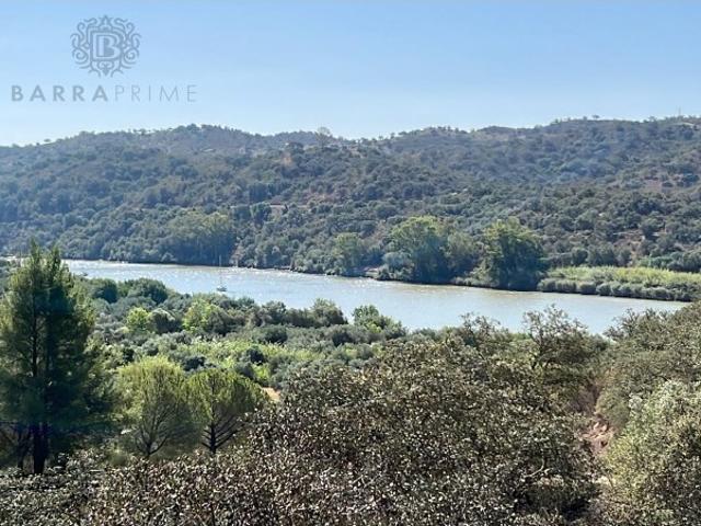Terreno com 87,6 ha com Viabilidade de Construção
