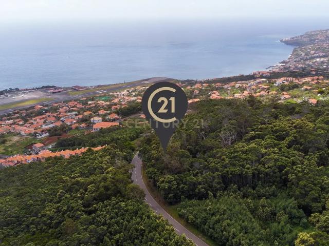Terreno com 854m² e Potencial de Construção até 300m²