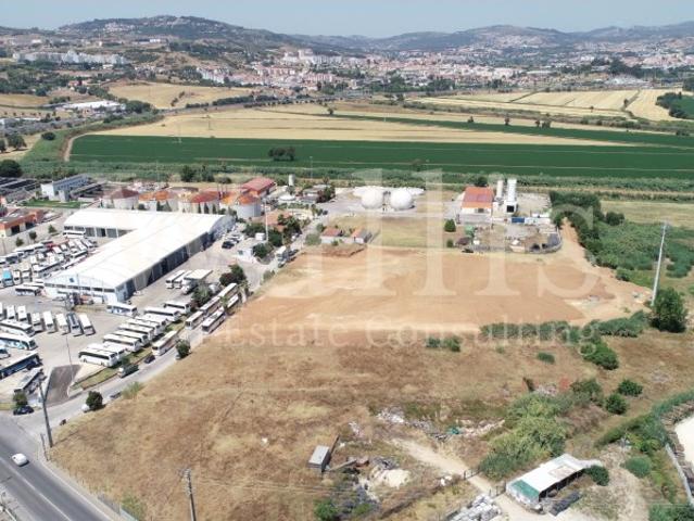 Terreno com 10.000 m2 para venda em Frielas Loures