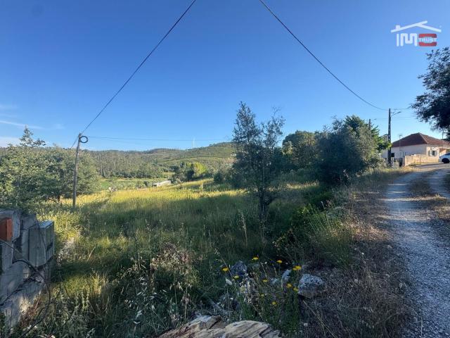 TERRENO COM 1382 m² SITUADO A 8 KMS DE FÁTIMA