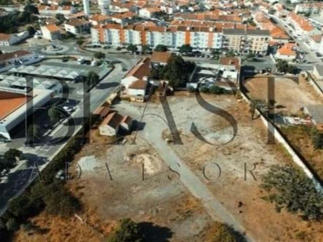 Terreno com 16039m2 para projeto residencial, em Évora