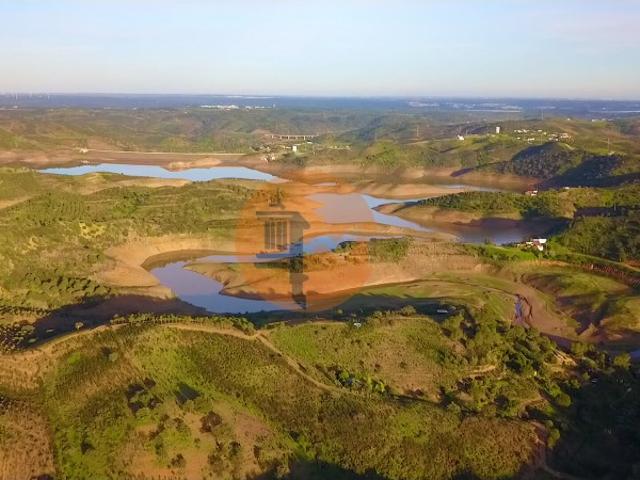 TERRENO COM 21040 M2 VISTA LAGO PRÓXIMO AS ALCARIAS GRANDES CASTRO MARIM ALGARVE