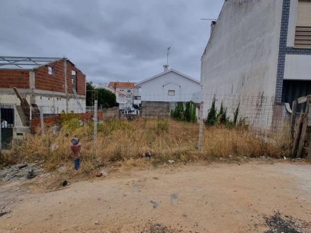 Terreno com 220 m2 no laranjeiro para moradia geminada. | 26084061262