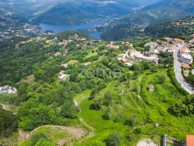 Terreno com 31.710m² de área total localizado em Ventosa, Vieira do Minho