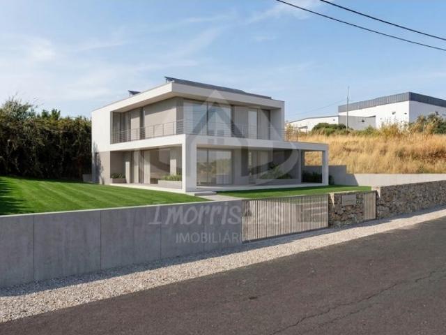 Terreno com 350 m² no Bairro da Bela Vista em Frielas