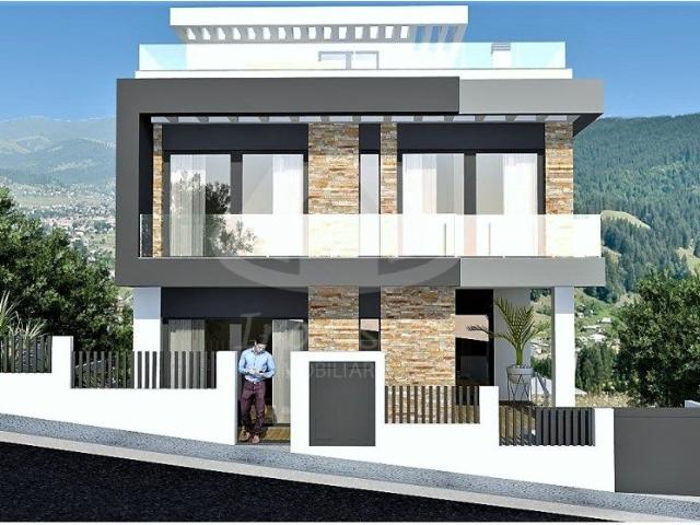 Terreno com 353m2, com projeto no Bairro das Bragadas, Pvoa de San.