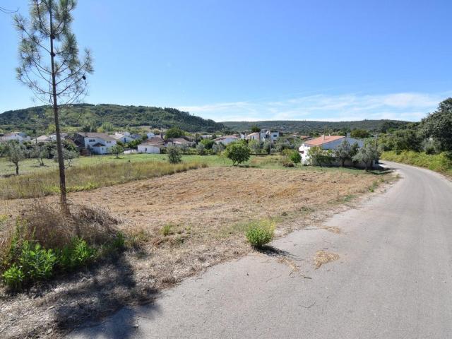 Terreno com 3720 m2 com viabilidade de construção em Chão de Couce, Ansião