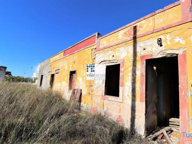Terreno com 3 ruínas nas Gambelas | 26063477468