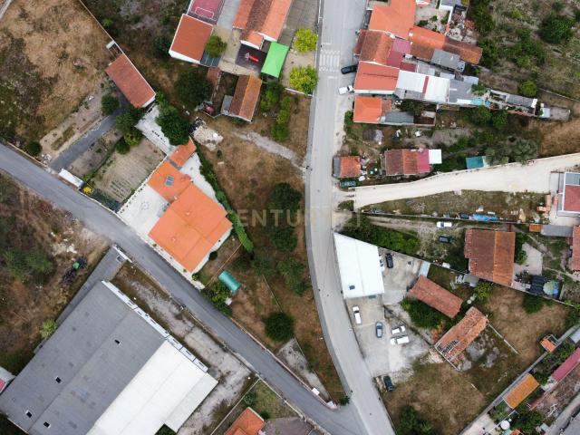 Terreno com Viabilidade de Construção no Centro de Alpedriz – 1.200 m² e 60m de Frente
