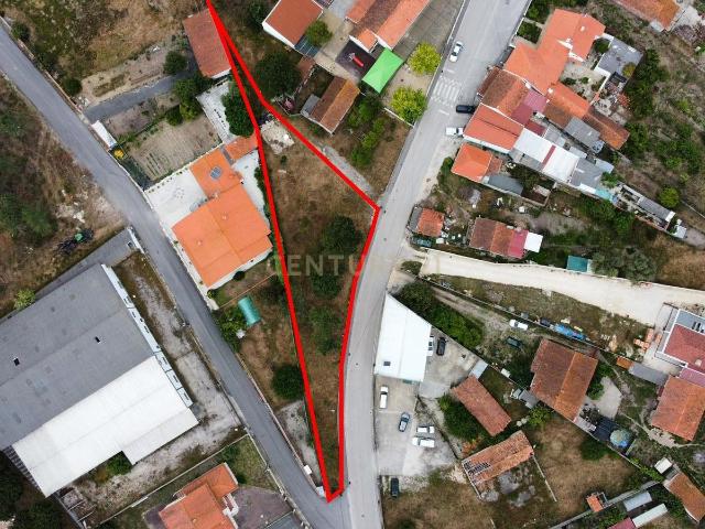Terreno com Viabilidade de Construção no Centro de Alpedriz – 1.200 m² e 60m de Frente