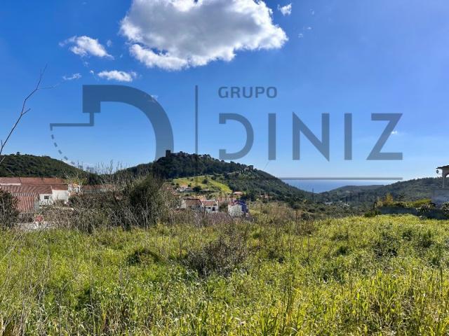 Terreno com Vista Mar e Castelo de Sesimbra Projeto Aprovado