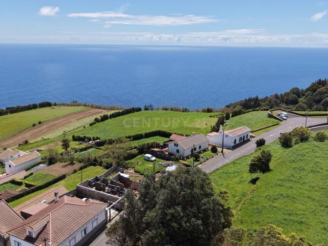 Terreno com Vista Panorâmica em Nordeste, Ilha de São Miguel