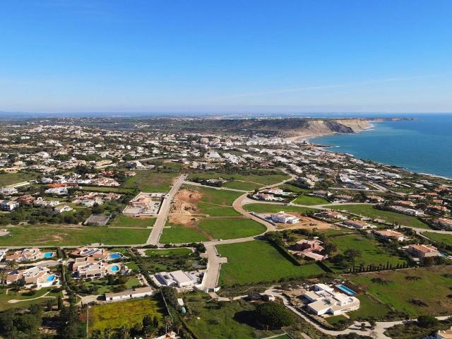 Terreno com vista para o mar em Praia da Luz, Algarve Gate. m² Luz