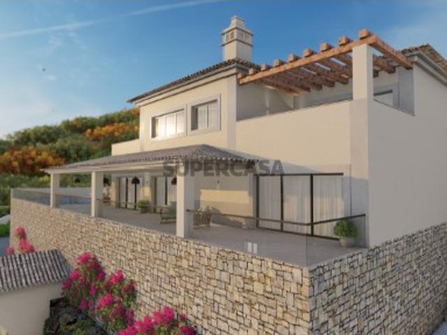 Moradia T5 em Santa Barbara Nexe com vista Mar