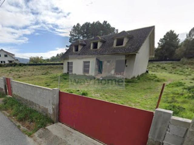 Terreno com Vistas | Localização Tranquila | Chaves