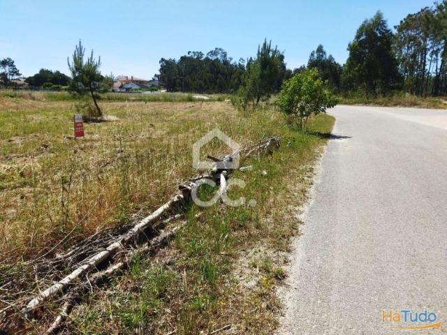 Terreno com a área de 1040 m2, localizado na zona de Vieira de Leiria  consulte nos. | 26083324324