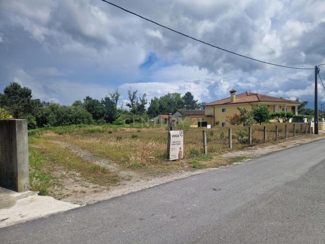 Terreno com Acesso à Estrada em Vagos, Aveiro 1.850m²