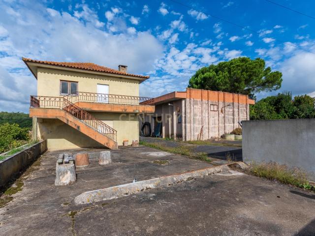 Terreno com Armazém, Moradia e Projeto pré aprovado | Excelente Oportunidade de Investimento