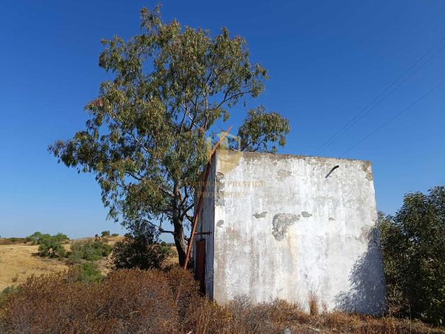 Terreno com armazém ruina nora furo com 77.630 m2 construção de moradia e turismo malhão castro marim algarve