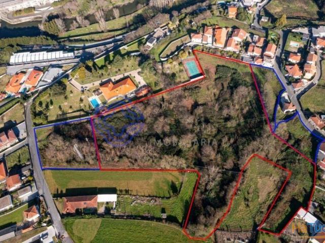 TERRENO COM ÁREA DE CONSTRUÇÃO DE 5.100 M2, PRÓXIMO AO CENTRO DE SANTO TIRSO. | 26073912678