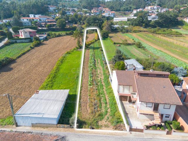 Terreno com capacidade construtiva em S.Pedro da cova!