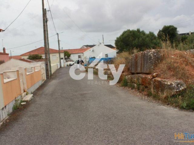 Terreno com casa em ruínas em Morelena, Sintra. | 26083468950