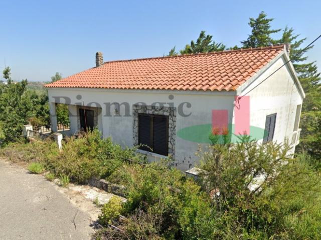 Terreno com construção T2*RIOMAGIC