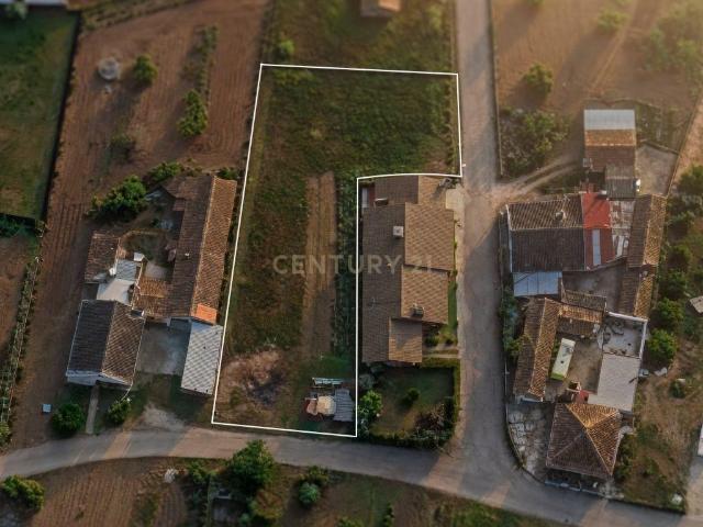 Terreno com duas frentes em Casal da Clara, Pombal, Leiria