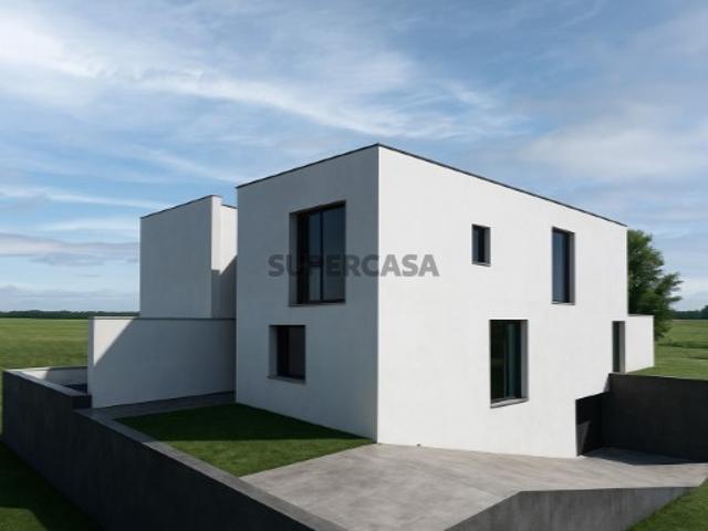 Terreno com edificação de Moradia | Espirito Santo das Touregas