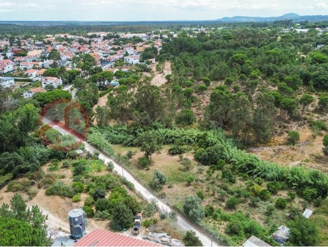 Terreno com Informação Urbanística Favorável, Potencial de Construção até 300 m² na Carrasqueira, Sesimbra