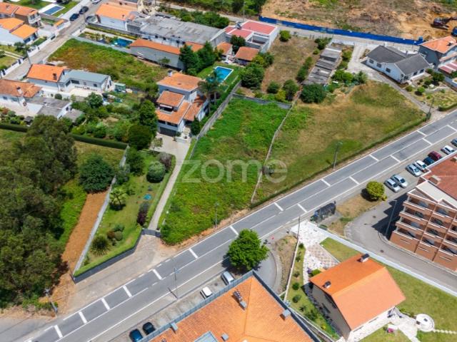 Terreno com licença para moradia Praia de Brito, S. Félix da Marinha