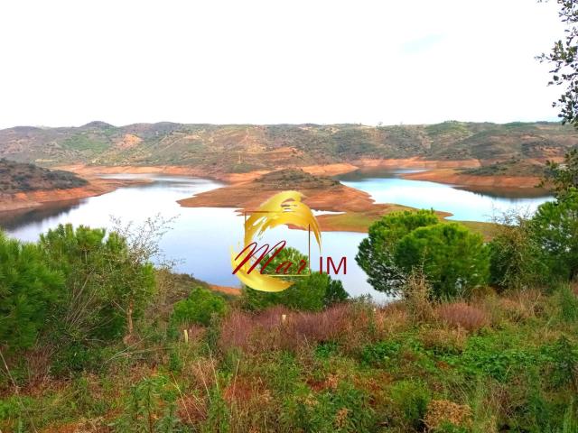 Terreno com mais de 12h e praia fluvial