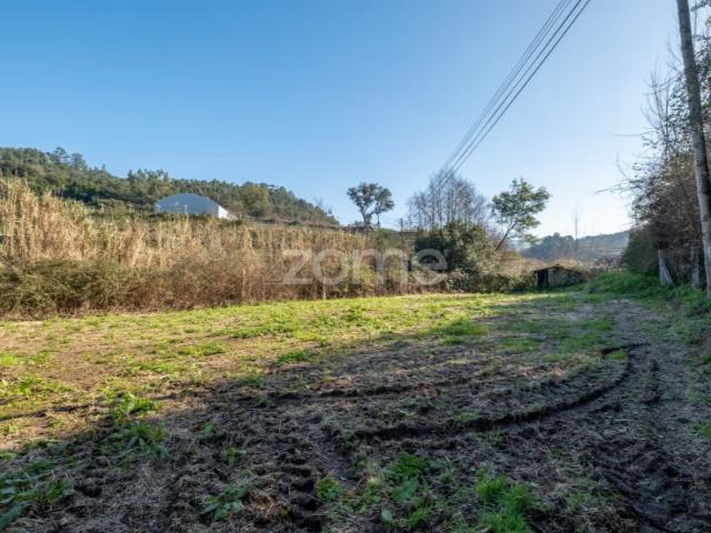 Terreno com moinho para reabilitação em Sardoura Castelo de Paiva