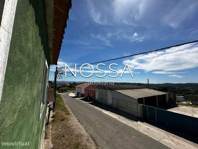 Terreno com Moradia para recuperar em S. M. Porto