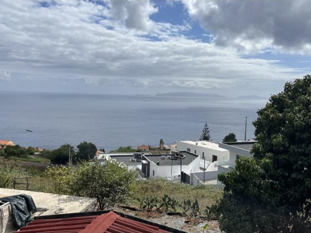 Terreno com o Projeto Aprovado e Jardim Frutífero 2100 m², com a vista mar