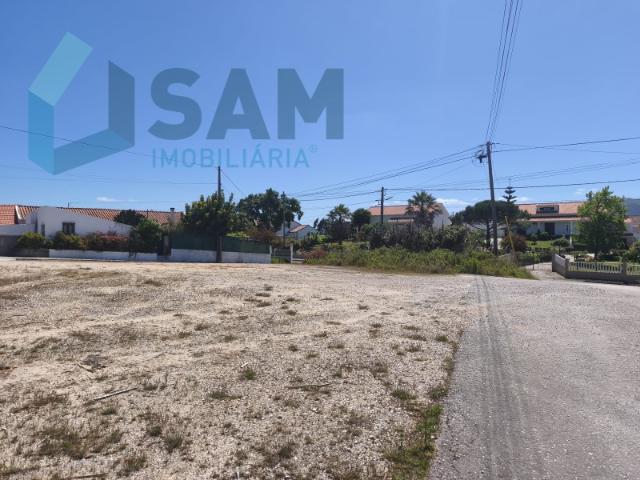 Terreno com PIP Aprovado para Construção de 5 Moradias Cadaval