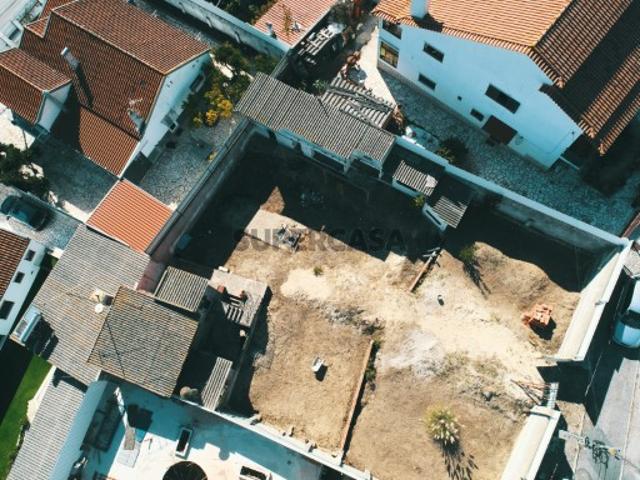 Terreno com possibilidade de construção de moradia nova multifamiliar