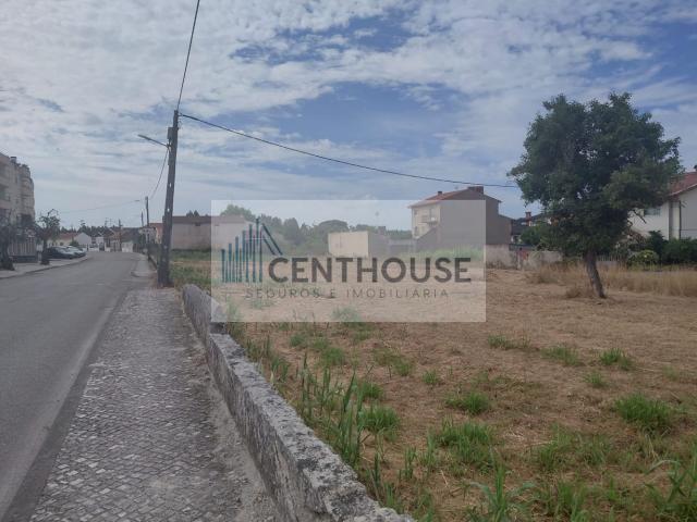 TERRENO COM POTENCIAL DE CONSTRUÇÃO
